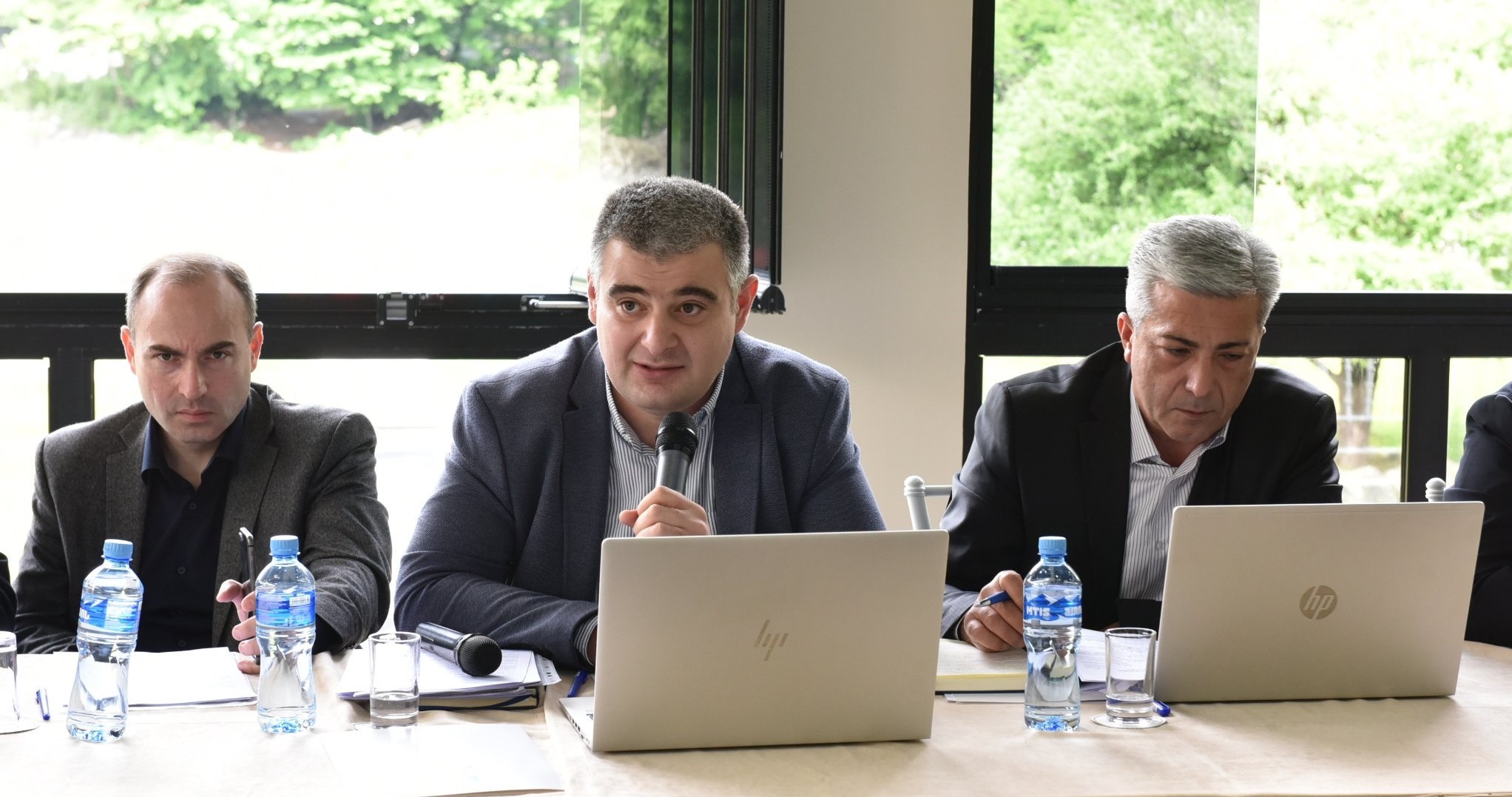 თვითმმართველი ერთეულების აუდიტები საპარლამენტო კომიტეტის გასვლით სხდომაზე განიხილეს